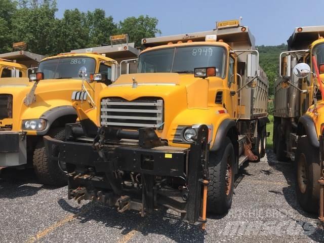 Mack CV713 Sniega naži un tīrītāji