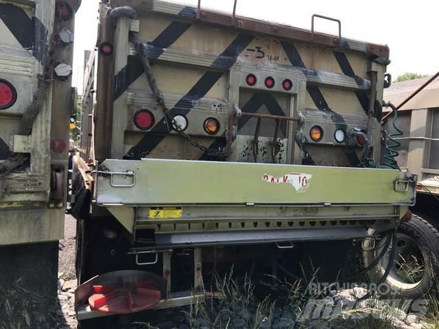 Mack CV713 Sniega naži un tīrītāji