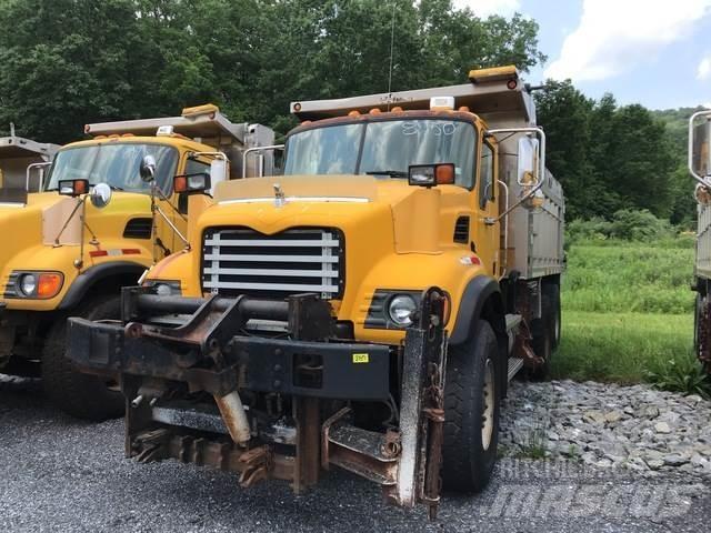 Mack CV713 Sniega naži un tīrītāji