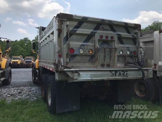 Mack CV713 Sniega naži un tīrītāji