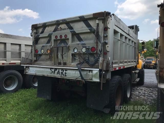 Mack CV713 Sniega naži un tīrītāji