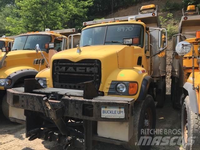 Mack CV713 Sniega naži un tīrītāji
