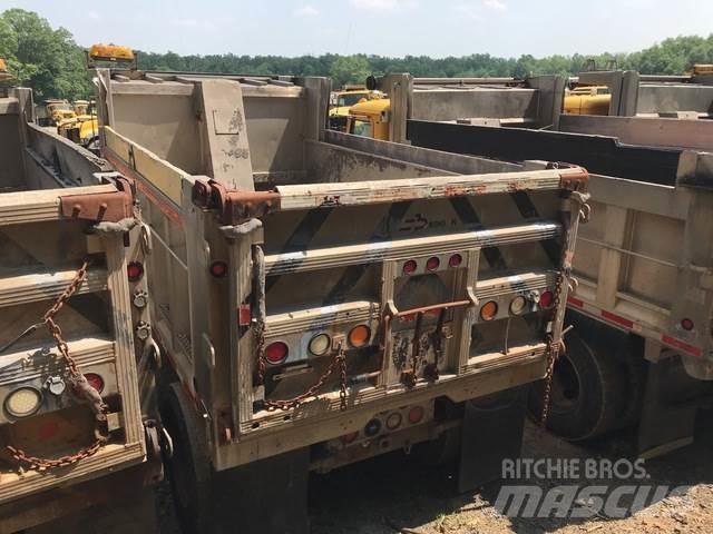 Mack CV713 Sniega naži un tīrītāji
