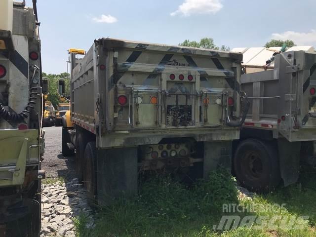 Mack CV713 Sniega naži un tīrītāji