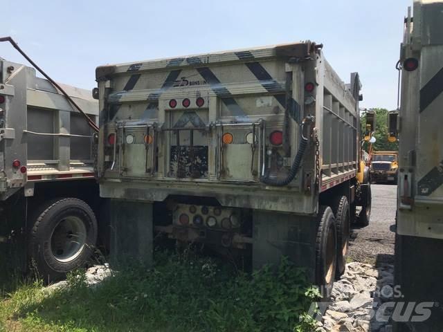 Mack CV713 Sniega naži un tīrītāji