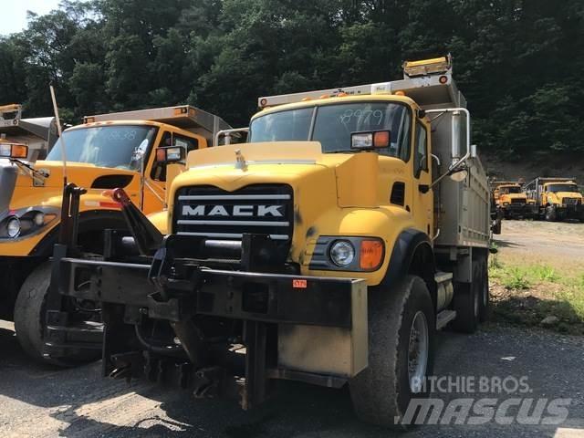 Mack CV713 Sniega naži un tīrītāji