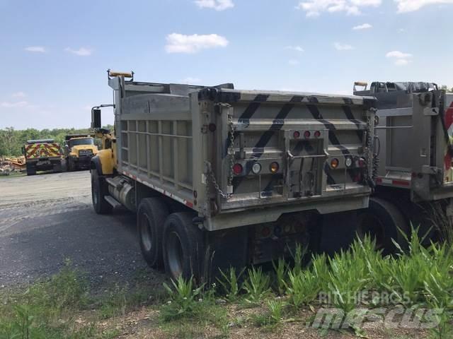 Mack CV713 Sniega naži un tīrītāji
