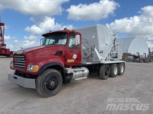 Mack CV713 Citi
