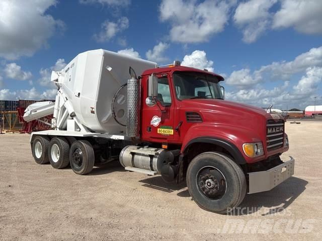 Mack CV713 Citi