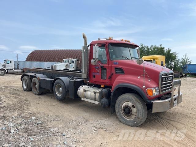 Mack CV713 Kravas automašinas konteineru vedeji