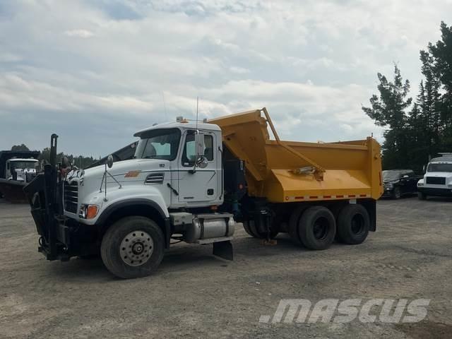 Mack CV713 Sniega naži un tīrītāji