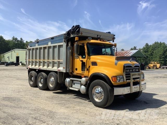 Mack CV713 Pašizgāzējs