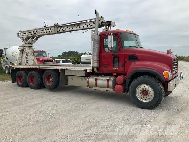 Mack CV713 Citi