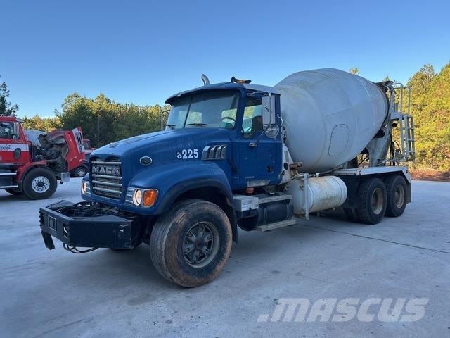 Mack CV713 Citi