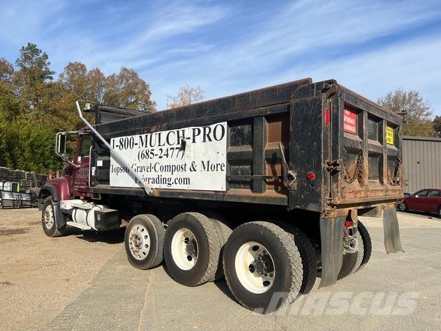 Mack CV713 Pašizgāzējs