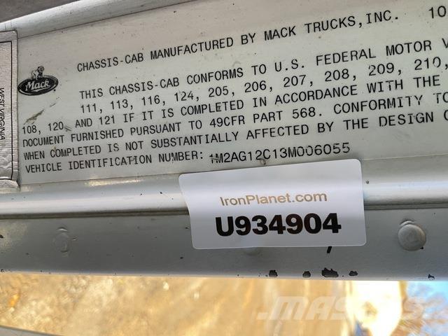 Mack CV713 Citi