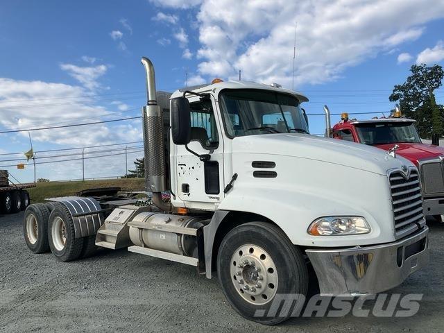 Mack CXN613 Vilcēji
