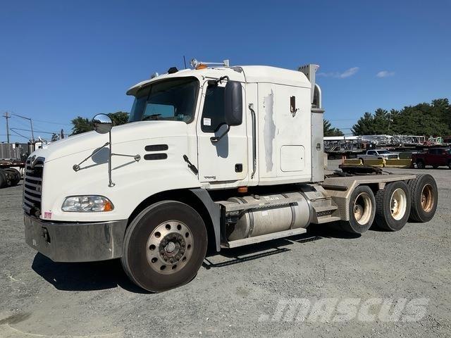 Mack CXN613 Vilcēji