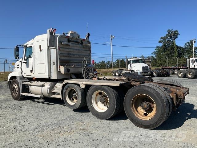 Mack CXN613 Vilcēji