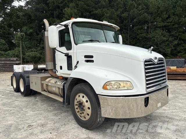 Mack CXN613 Vilcēji
