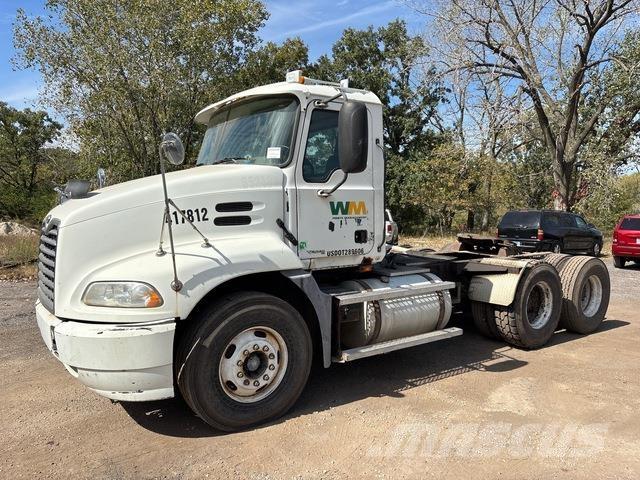 Mack CXN613 Vilcēji