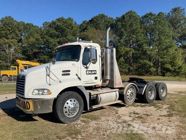 Mack CXN613 Vilcēji