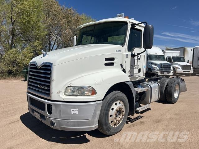 Mack CXU612 Vilcēji