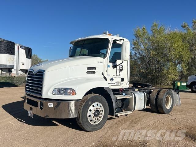 Mack CXU612 Vilcēji