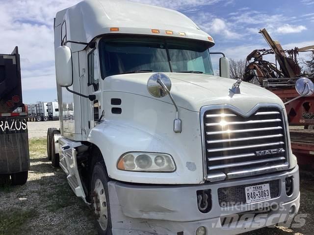 Mack CXU613 Vilcēji