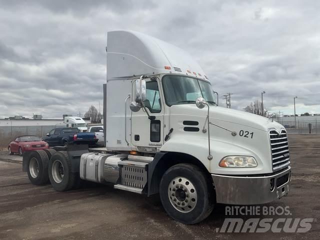 Mack CXU613 Vilcēji