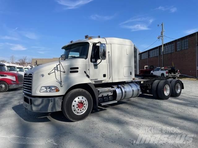 Mack CXU613 Vilcēji