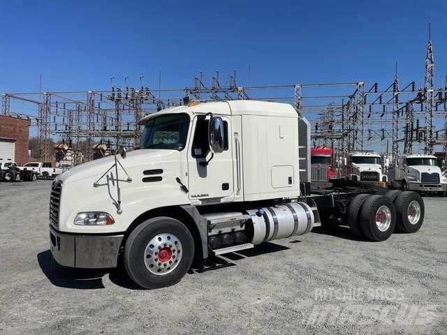 Mack CXU613 Vilcēji