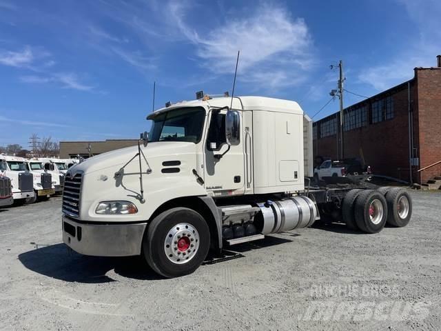 Mack CXU613 Vilcēji