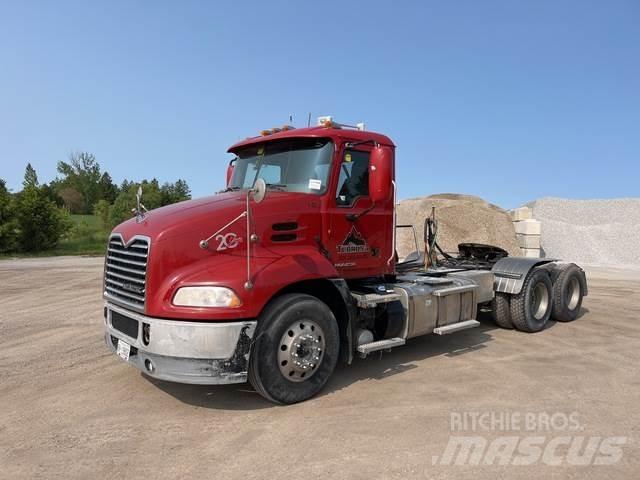Mack CXU613 Vilcēji
