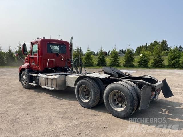 Mack CXU613 Vilcēji