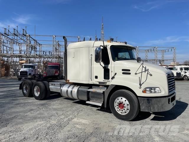 Mack CXU613 Vilcēji