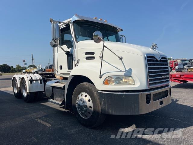 Mack CXU613 Vilcēji