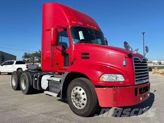 Mack CXU613 Vilcēji