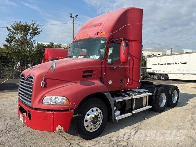Mack CXU613 Vilcēji