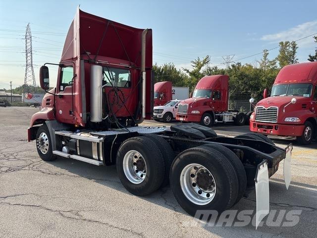 Mack CXU613 Vilcēji