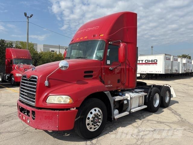 Mack CXU613 Vilcēji