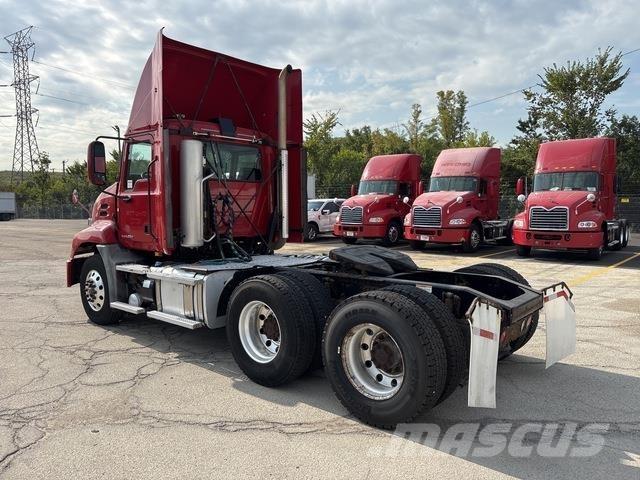 Mack CXU613 Vilcēji
