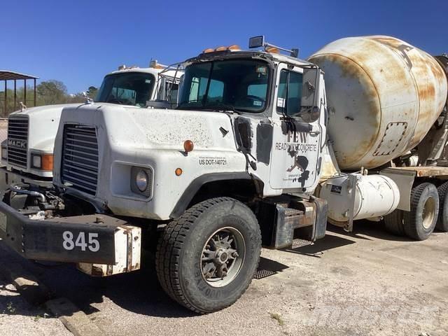 Mack DM690S Citi