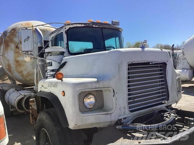 Mack DM690S Citi