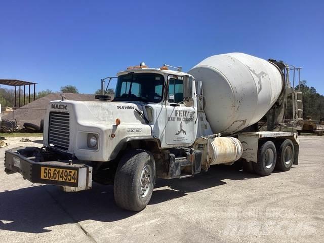 Mack DM690S Citi