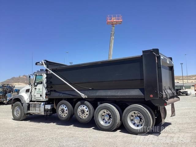 Mack GR104F Pašizgāzējs