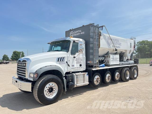 Mack GR64F Betonvedēji