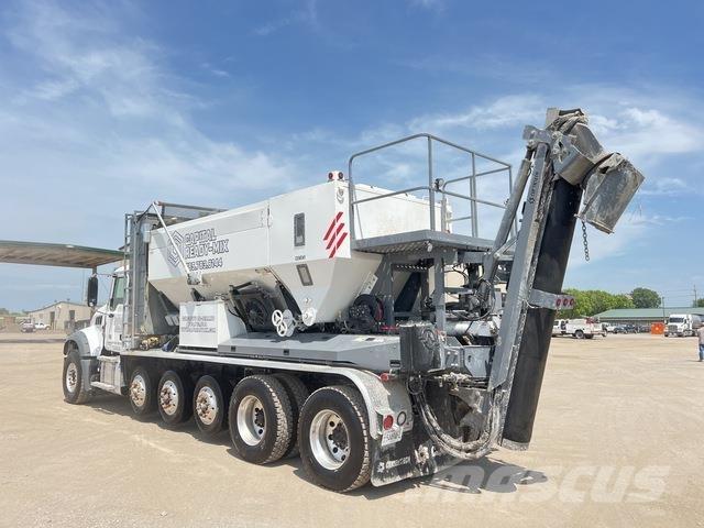 Mack GR64F Betonvedēji