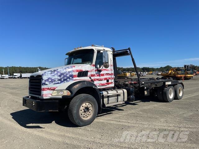 Mack GU533 Treileri ar āķi