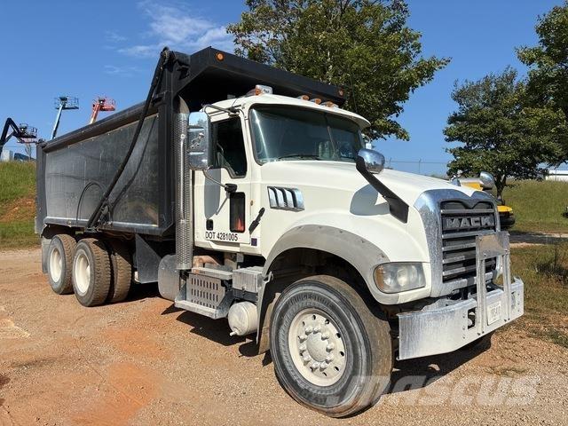 Mack GU713 Pašizgāzējs